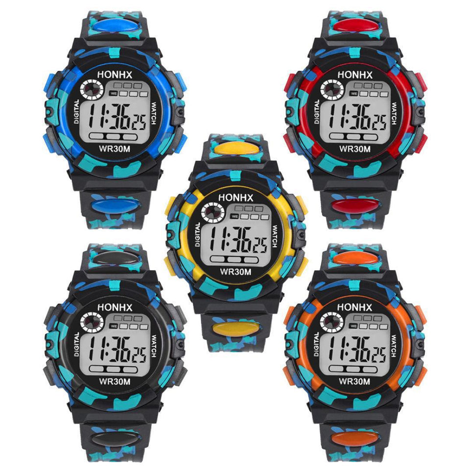 Montre de sport camouflage à affichage numérique avec chronographe, calendrier et étanchéité, design à un cadran