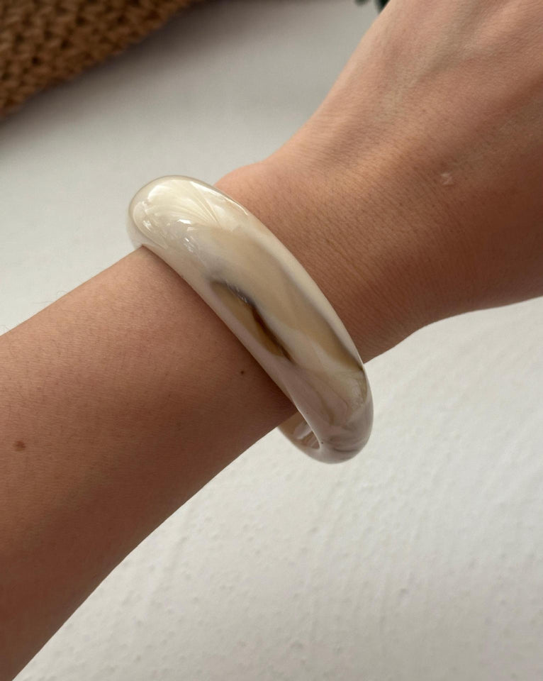 Bracelet en résine à motif géométrique irrégulier pour femme