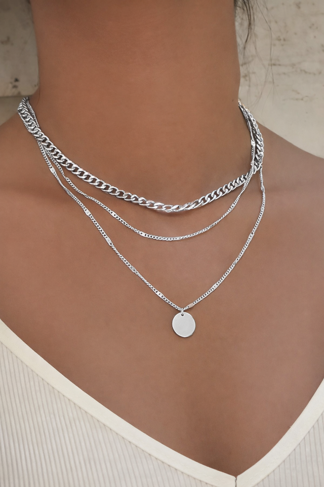 Collier doré superposé en acier inoxydable pour femme, élégant et résistant à la décoloration