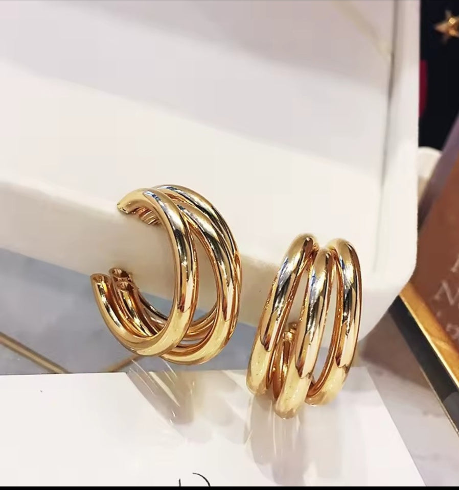 Boucles d’oreilles dorées et argentées en acier inoxydable hypoallergénique de haute qualité